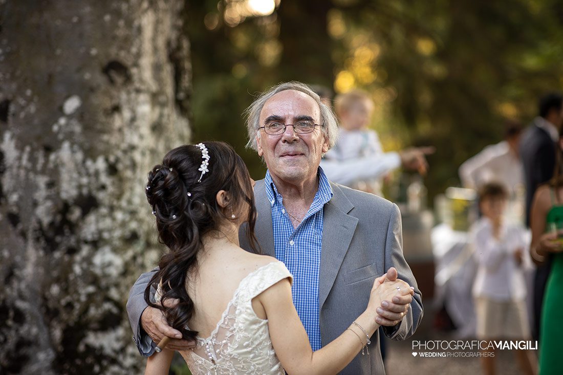069 reportage wedding sposi foto balli matrimonio villa pietraluna civenna como 069 reportage wedding sposi foto balli matrimonio villa pietraluna civenna como