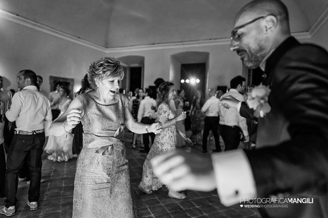 076 reportage sposi foto matrimonio balli fetsa wedding palazzo gallio gravedona 076 reportage sposi foto matrimonio balli fetsa wedding palazzo gallio gravedona