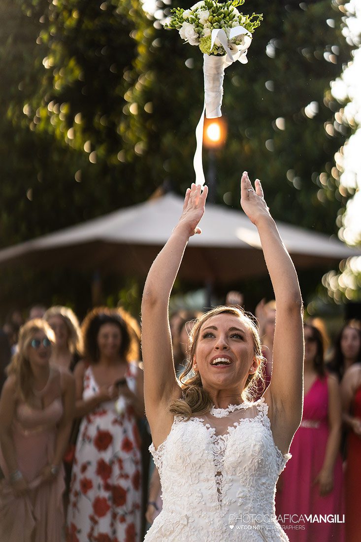076 reportage wedding sposi foto lancio bouquet matrimonio villa valenca rovato brescia 076 reportage wedding sposi foto lancio bouquet matrimonio villa valenca rovato brescia