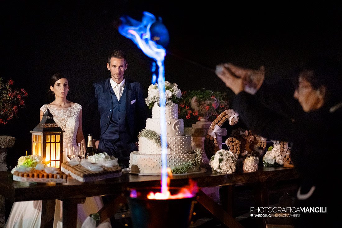 081 reportage sposi foto matrimonio wedding taglio torta madonnina barni como 081 reportage sposi foto matrimonio wedding taglio torta madonnina barni como