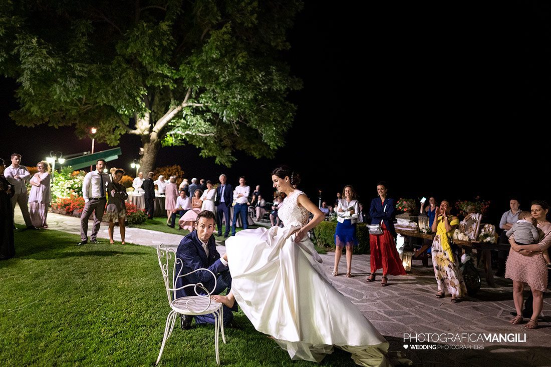 092 reportage sposi foto lancio giarrettiera matrimonio wedding madonnina barni como 092 reportage sposi foto lancio giarrettiera matrimonio wedding madonnina barni como