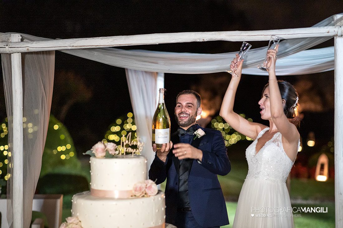 051 reportage wedding taglio torta sposi foto matrimonio castello di marne bergamo 051 reportage wedding taglio torta sposi foto matrimonio castello di marne bergamo