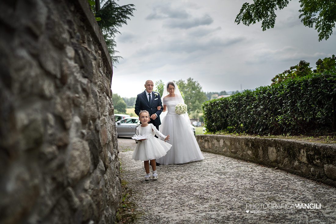 017 reportage arrivo ingresso sposi foto matrimonio santuario wedding bulciago lecco 017 reportage arrivo ingresso sposi foto matrimonio santuario wedding bulciago lecco