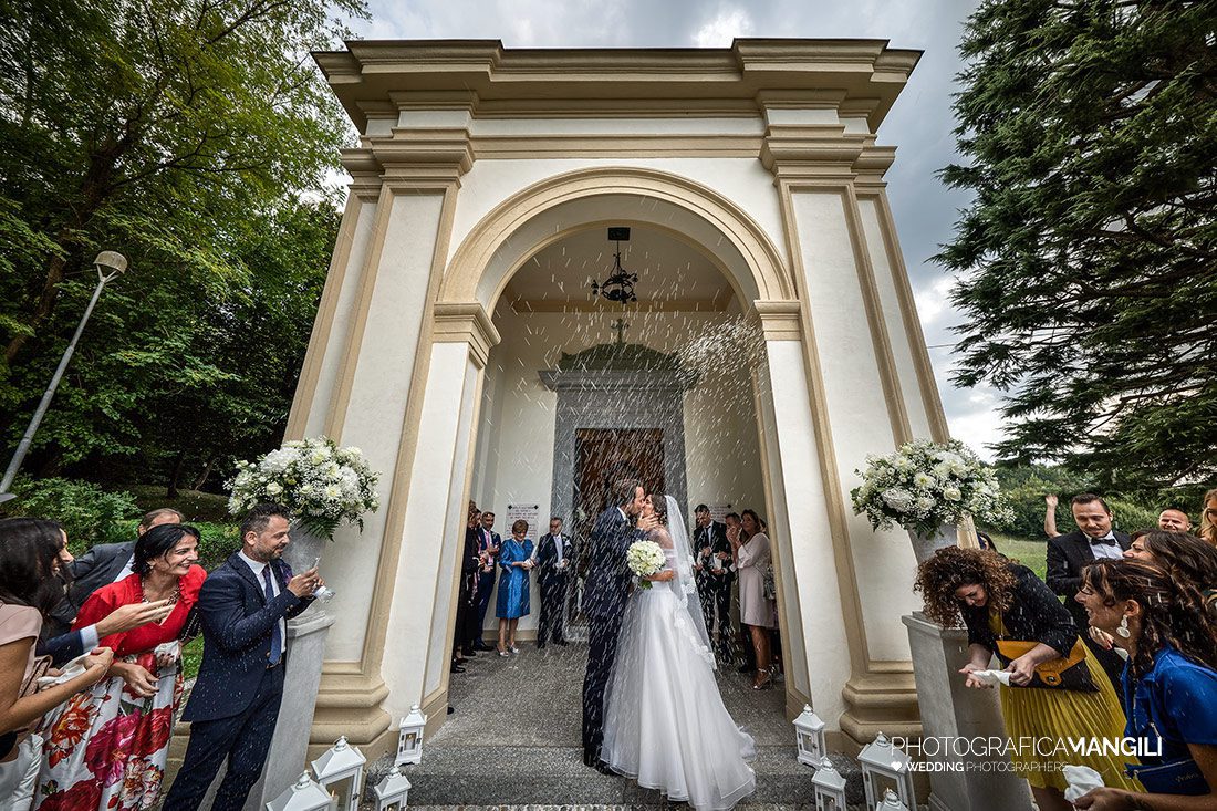 026 reportage cerimonia santuario sposi foto matrimonio uscita lancio riso wedding bulciago lecco 026 reportage cerimonia santuario sposi foto matrimonio uscita lancio riso wedding bulciago lecco