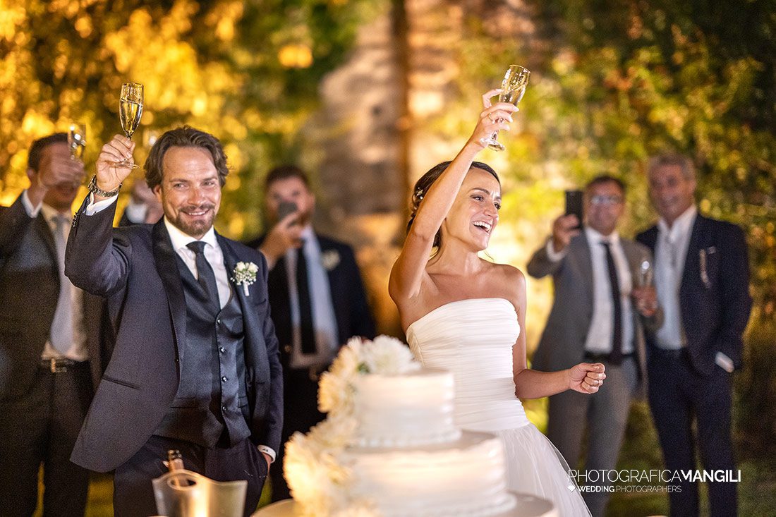 058 reportage sposi foto brindisi matrimonio wedding castello rossino lecco 058 reportage sposi foto brindisi matrimonio wedding castello rossino lecco