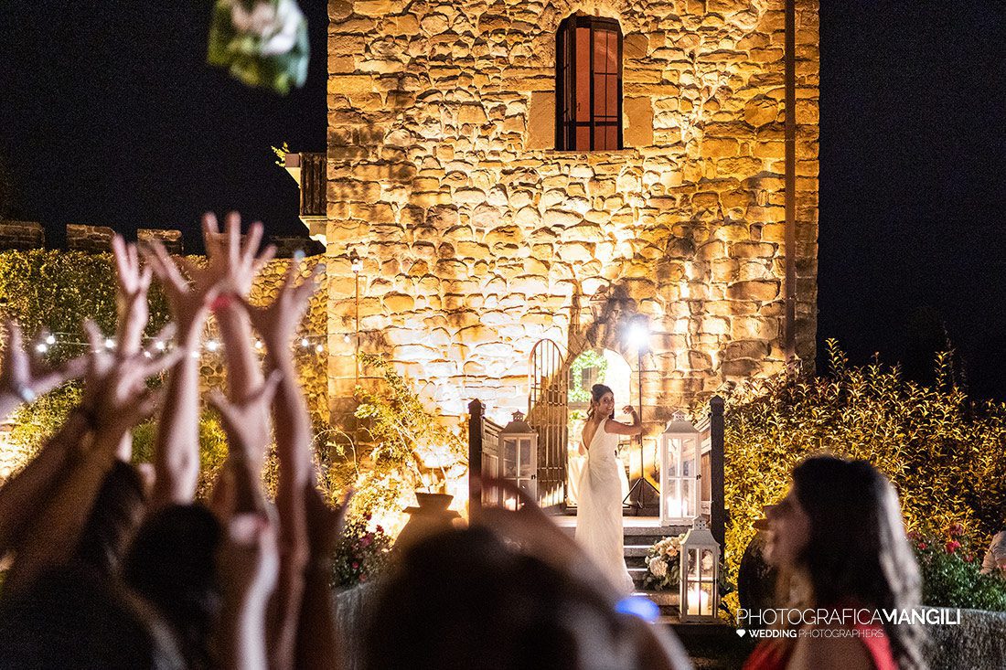 069 reportage wedding sposi foto matrimonio castello rossino lancio bouquet lecco lago como 069 reportage wedding sposi foto matrimonio castello rossino lancio bouquet lecco lago como
