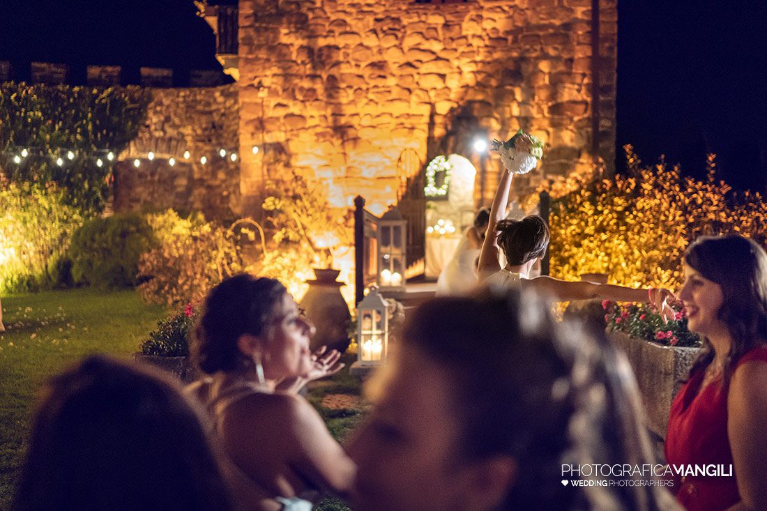 070 reportage wedding sposi foto matrimonio castello rossino lancio bouquet lecco lago como 070 reportage wedding sposi foto matrimonio castello rossino lancio bouquet lecco lago como