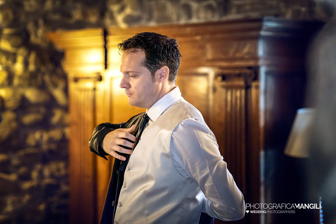 002 reportage preparazione sposo foto matrimonio wedding castello rossino lecco lago como 002 reportage preparazione sposo foto matrimonio wedding castello rossino lecco lago como