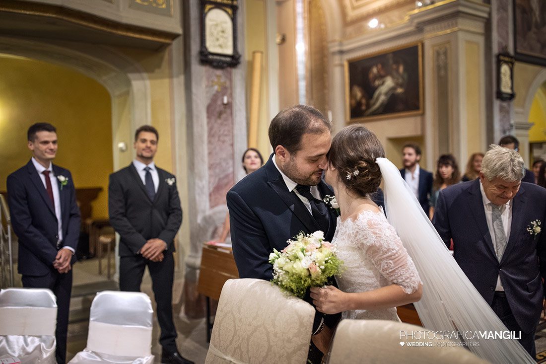 012 reportage arrivo ingresso sposi foto matrimonio chiesa robbiate wedding lecco 012 reportage arrivo ingresso sposi foto matrimonio chiesa robbiate wedding lecco