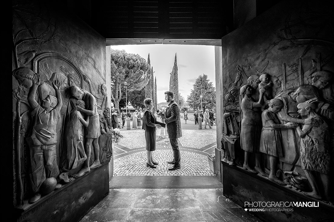 017 reportage arrivo ingresso sposi foto matrimonio chiesa carvico wedding bergamo 017 reportage arrivo ingresso sposi foto matrimonio chiesa carvico wedding bergamo