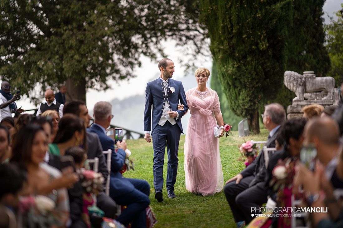 019 reportage arrivo ingresso sposi foto matrimonio cerimonia rito civile castello rossino wedding lecco