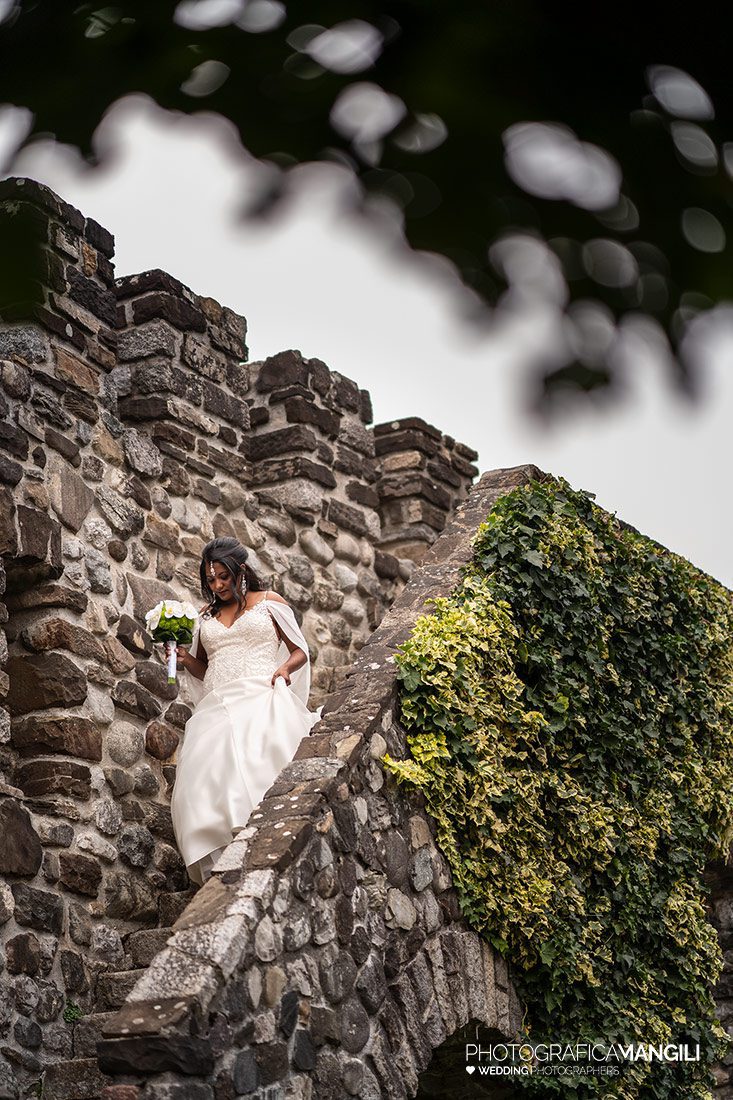 020 reportage arrivo ingresso sposi foto matrimonio cerimonia rito civile castello rossino wedding lecco