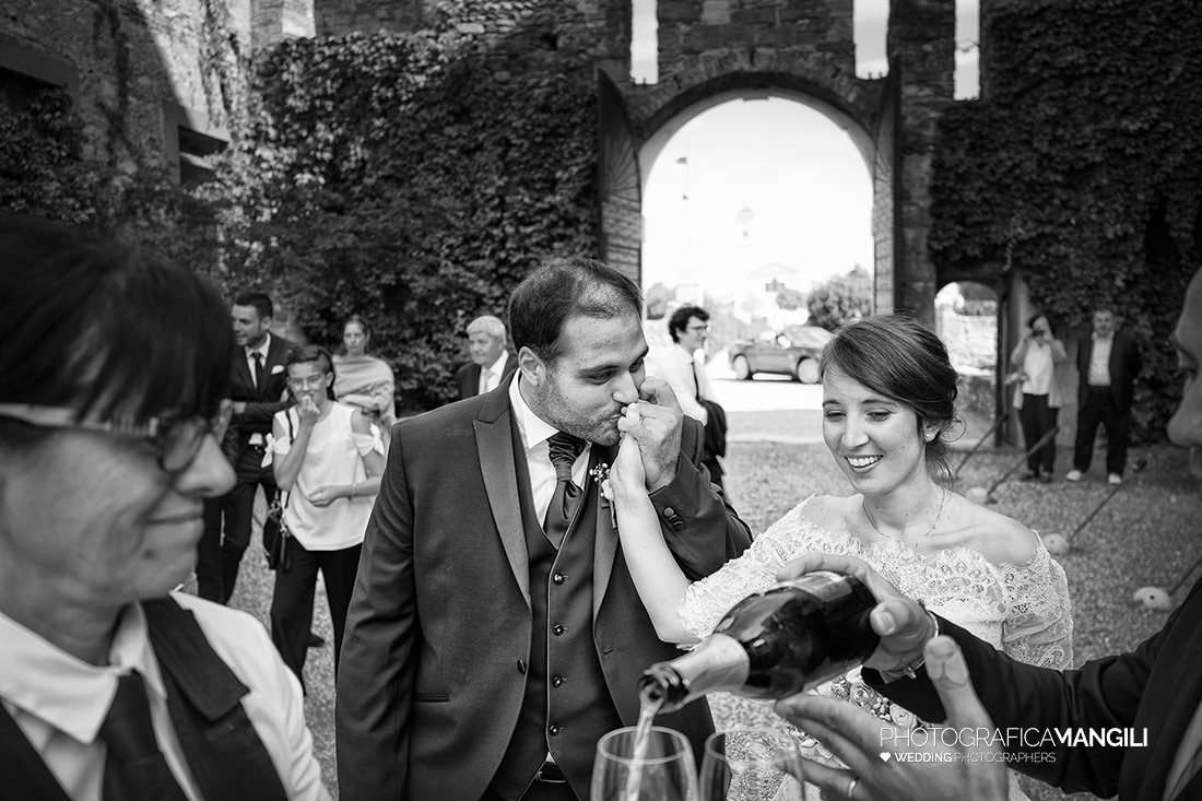 020 reportage sposi foto brindisi matrimonio wedding castello cavernago bergamo 020 reportage sposi foto brindisi matrimonio wedding castello cavernago bergamo