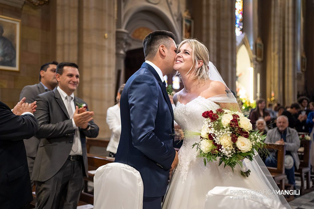 020 reportage arrivo ingresso sposi foto chiesa wedding matrimonio bergamo 020 reportage arrivo ingresso sposi foto chiesa wedding matrimonio bergamo