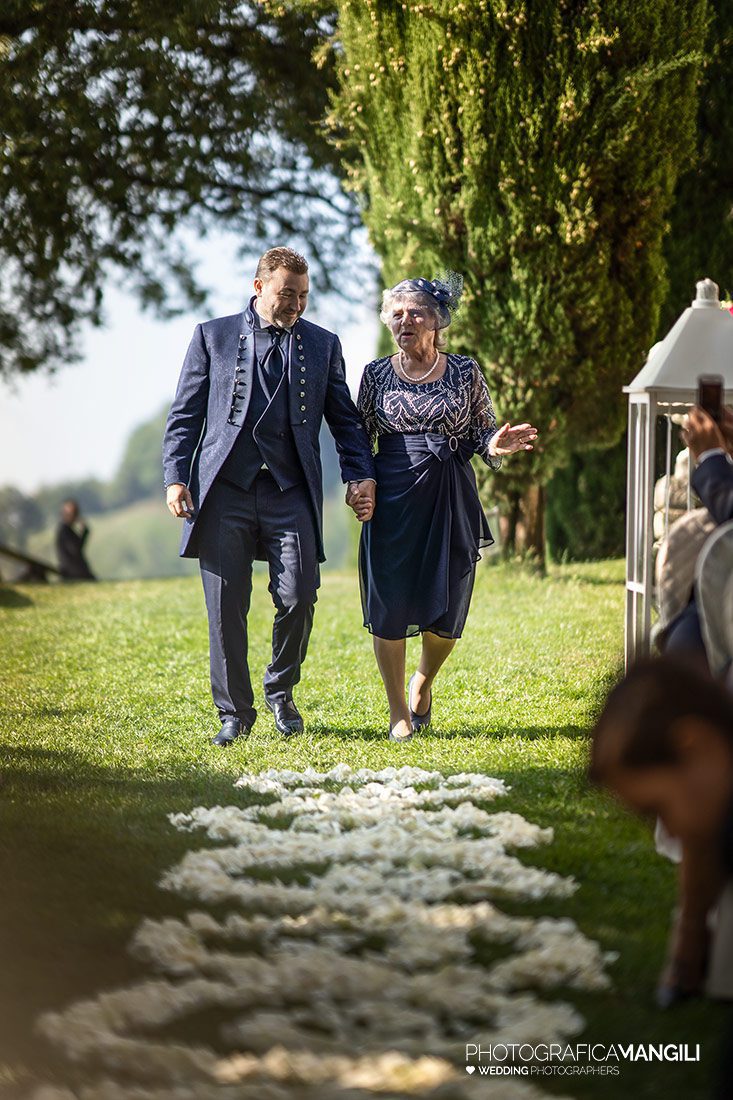022 reportage arrivo ingresso sposi foto matrimonio cerimonia rito civile castello rossino wedding lecco 022 reportage arrivo ingresso sposi foto matrimonio cerimonia rito civile castello rossino wedding lecco