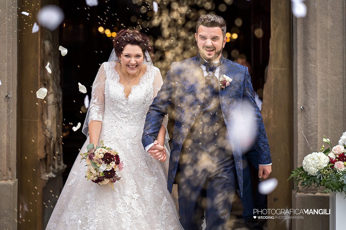 040 reportage sposi foto uscita lancio riso matrimonio chiesa wedding carvico bergamo 040 reportage sposi foto uscita lancio riso matrimonio chiesa wedding carvico bergamo