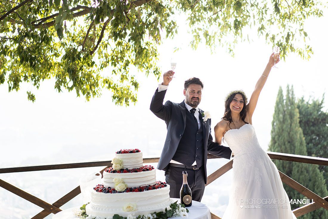 049 reportage sposi foto matrimonio wedding taglio torta castello rossino lecco 049 reportage sposi foto matrimonio wedding taglio torta castello rossino lecco