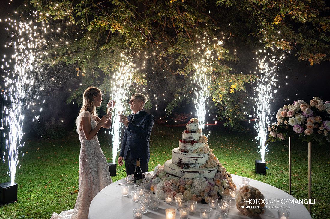 079 reportage sposi foto matrimonio wedding taglio torta villa rocchetta lago maggiore 079 reportage sposi foto matrimonio wedding taglio torta villa rocchetta lago maggiore