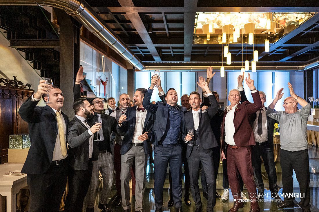 058 reportage sposi foto matrimonio wedding taglio torta convento dei neveri bariano bergamo 058 reportage sposi foto matrimonio wedding taglio torta convento dei neveri bariano bergamo