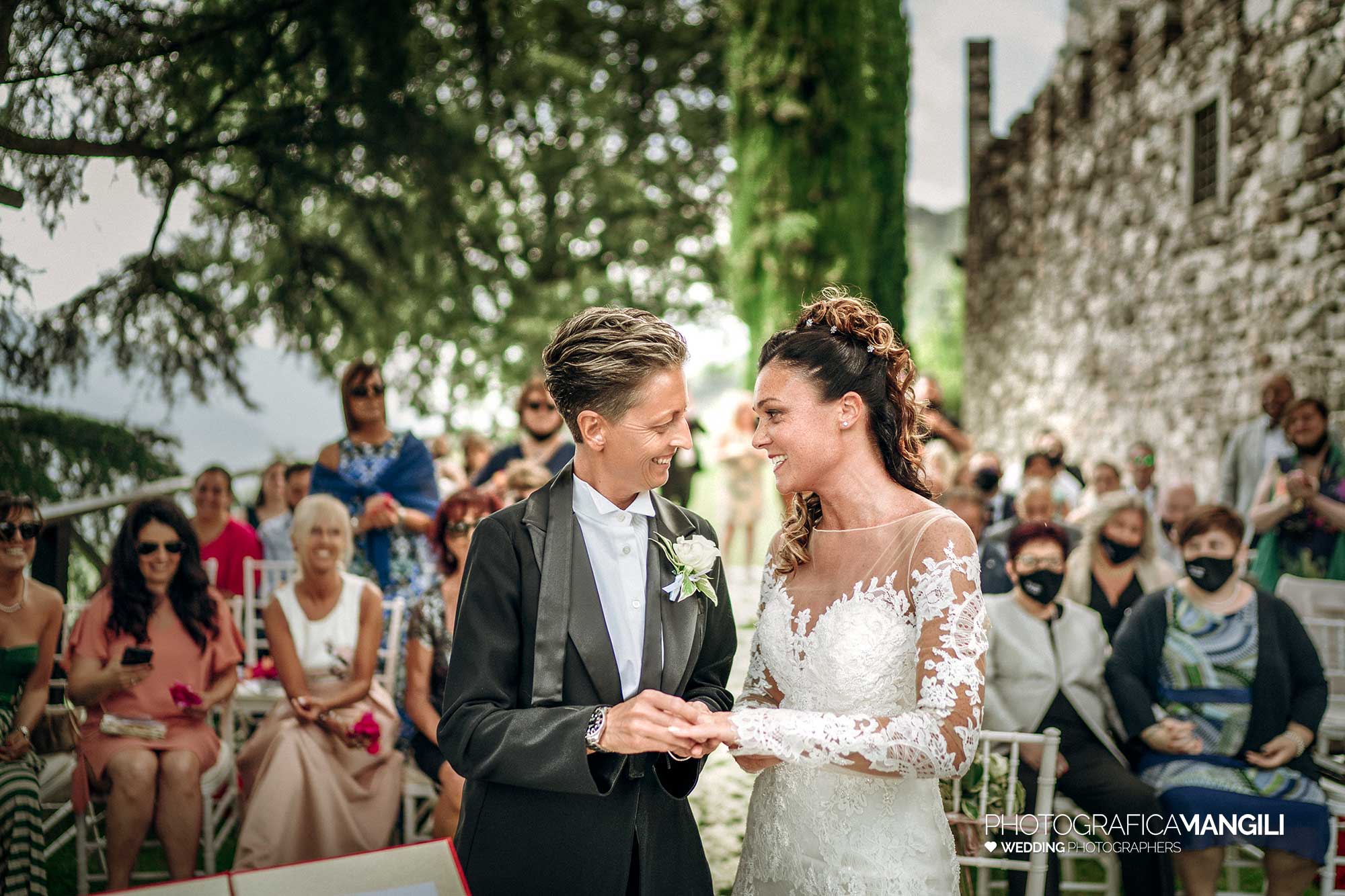 024 fotografia matrimonio scambio anelli lecco castello rossino 024 fotografia matrimonio scambio anelli lecco castello rossino