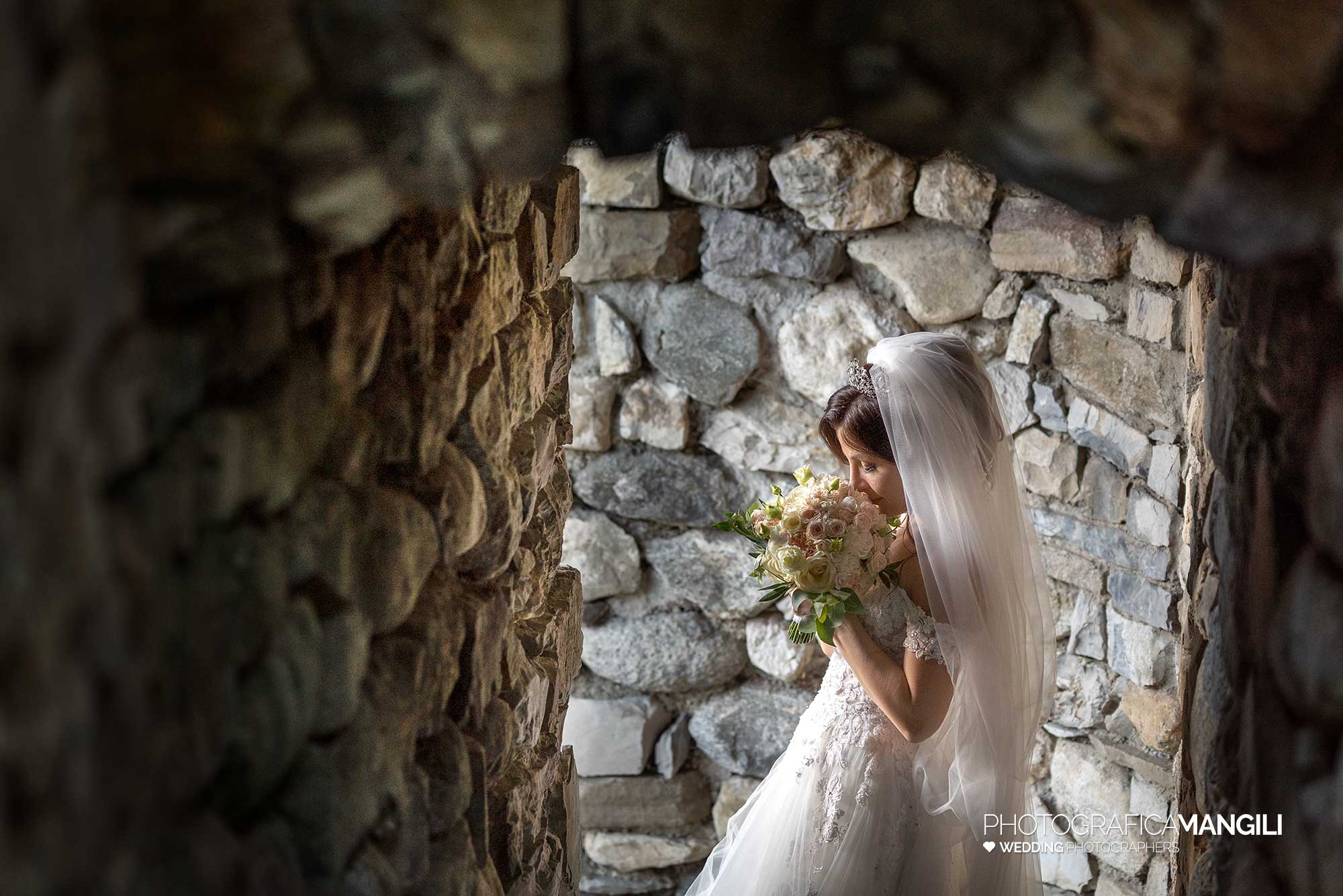 034 fotografo matrimonio lecco castello rossino ritratto sposi 034 fotografo matrimonio lecco castello rossino ritratto sposi