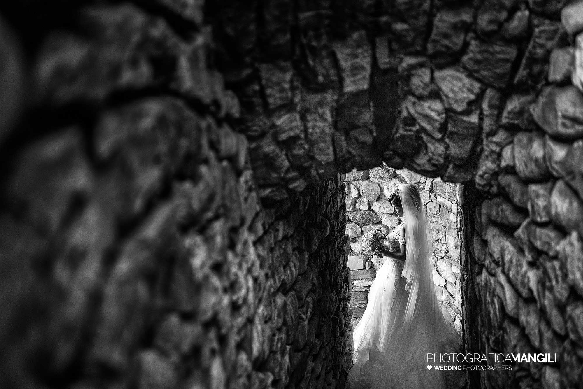 035 fotografo matrimonio lecco castello rossino ritratto sposi 035 fotografo matrimonio lecco castello rossino ritratto sposi