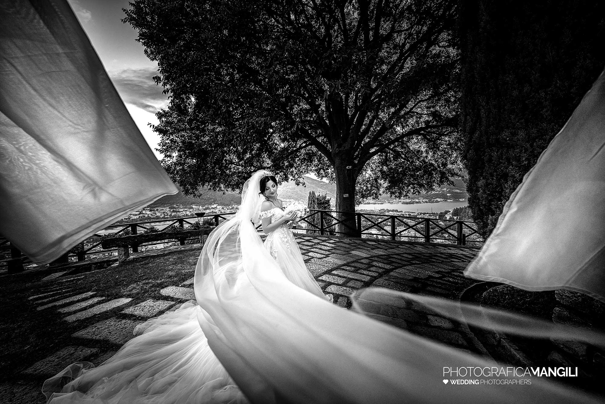 042 fotografo matrimonio lecco castello rossino ritratto sposi 042 fotografo matrimonio lecco castello rossino ritratto sposi