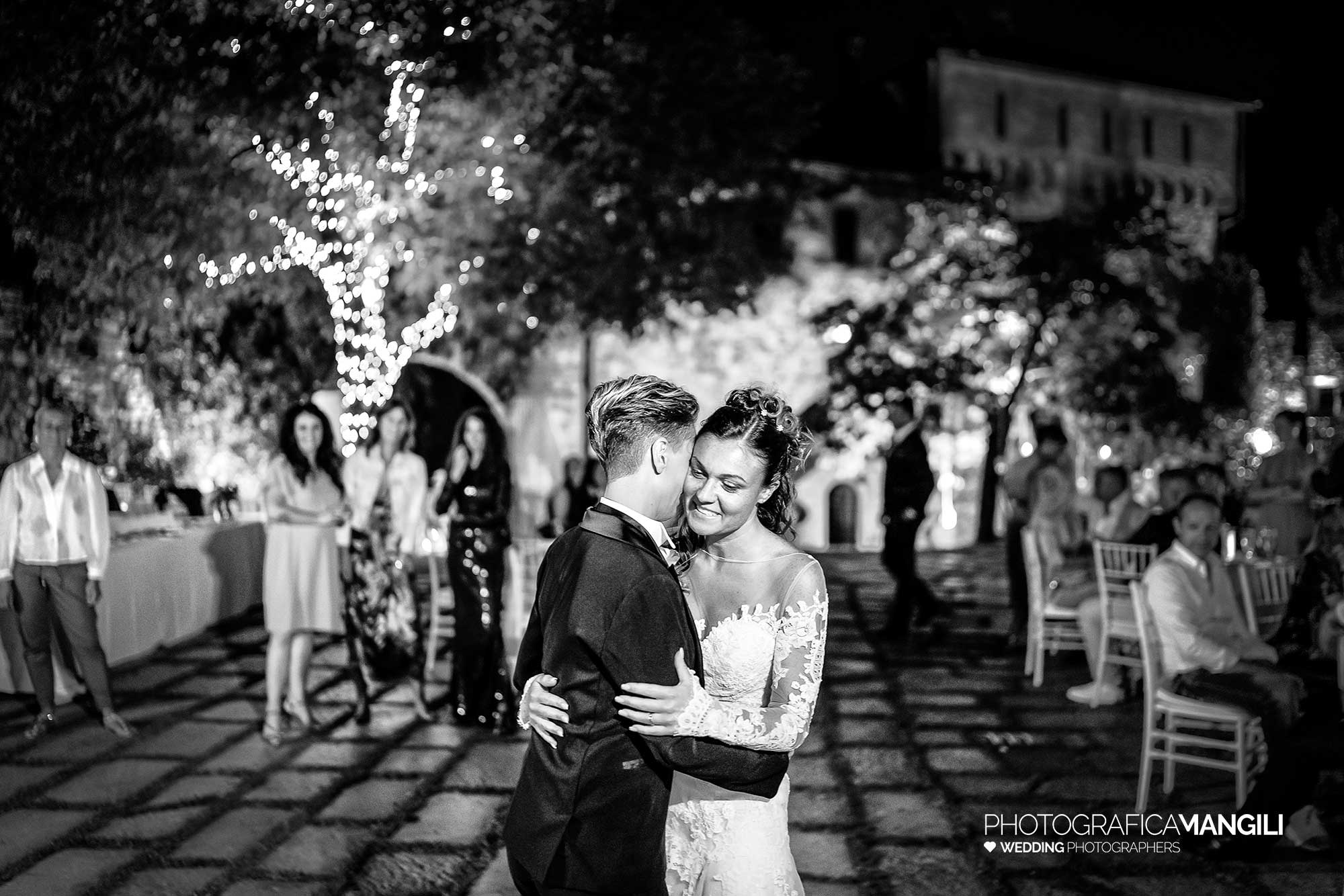 061 fotografo matrimonio lecco castello di rossino ballo 061 fotografo matrimonio lecco castello di rossino ballo