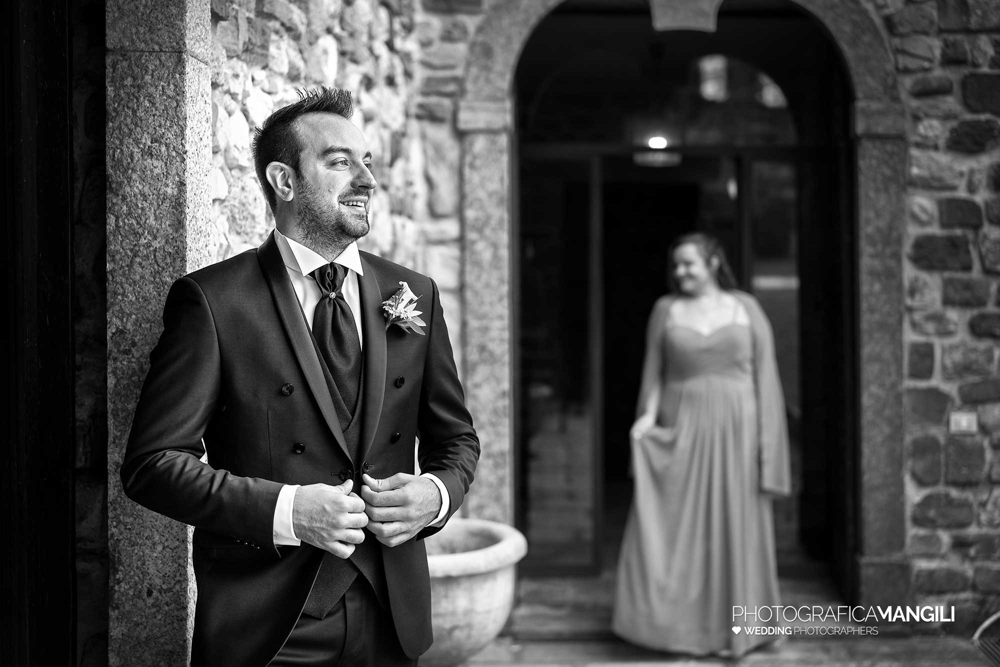 004 foto matrimonio reportage bianco nero preparativi sposo lecco castello rossin 004 foto matrimonio reportage bianco nero preparativi sposo lecco castello rossin