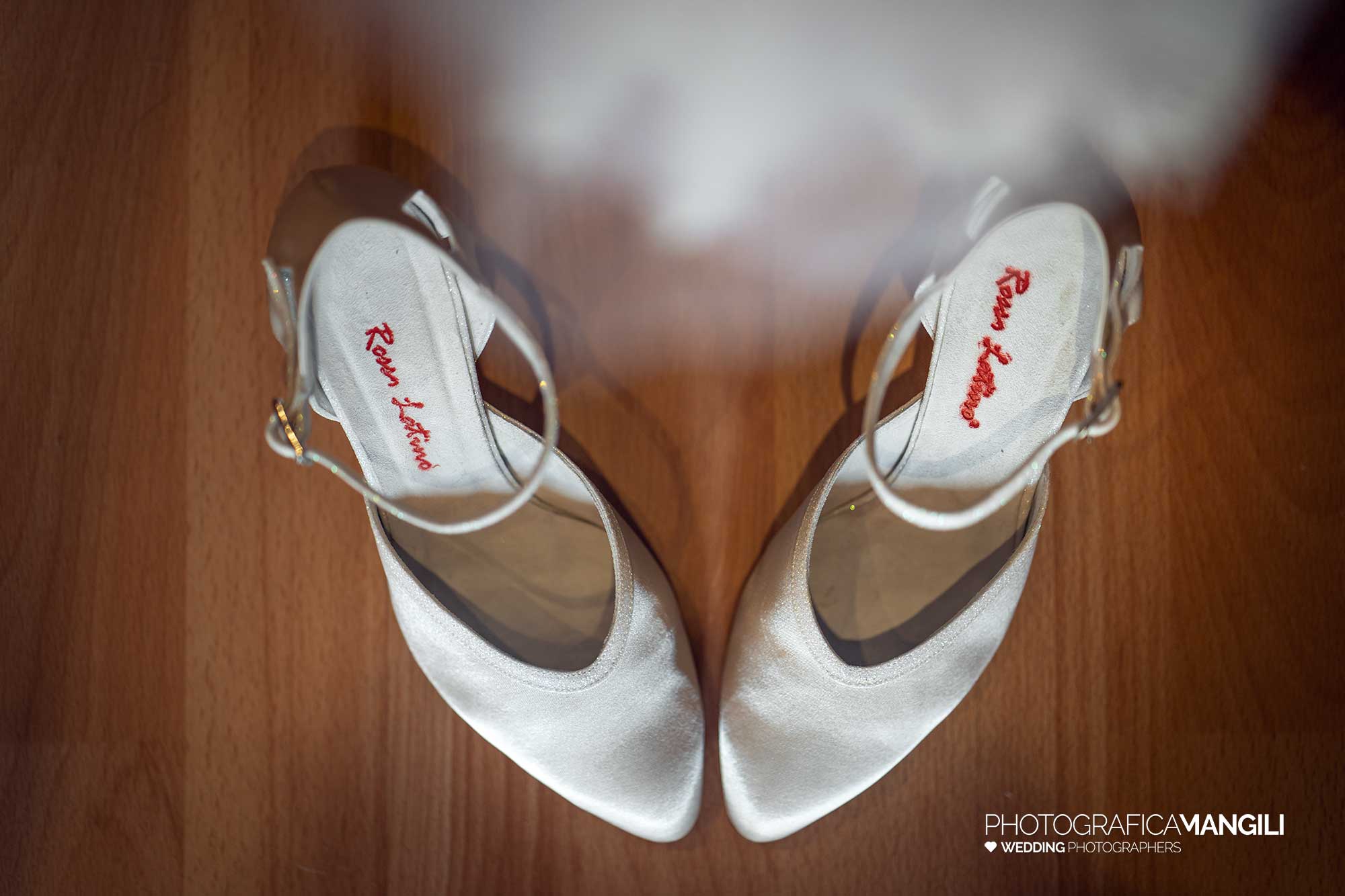 006 fotografo matrimonio wedding preparativi sposa scarpe como 006 fotografo matrimonio wedding preparativi sposa scarpe como