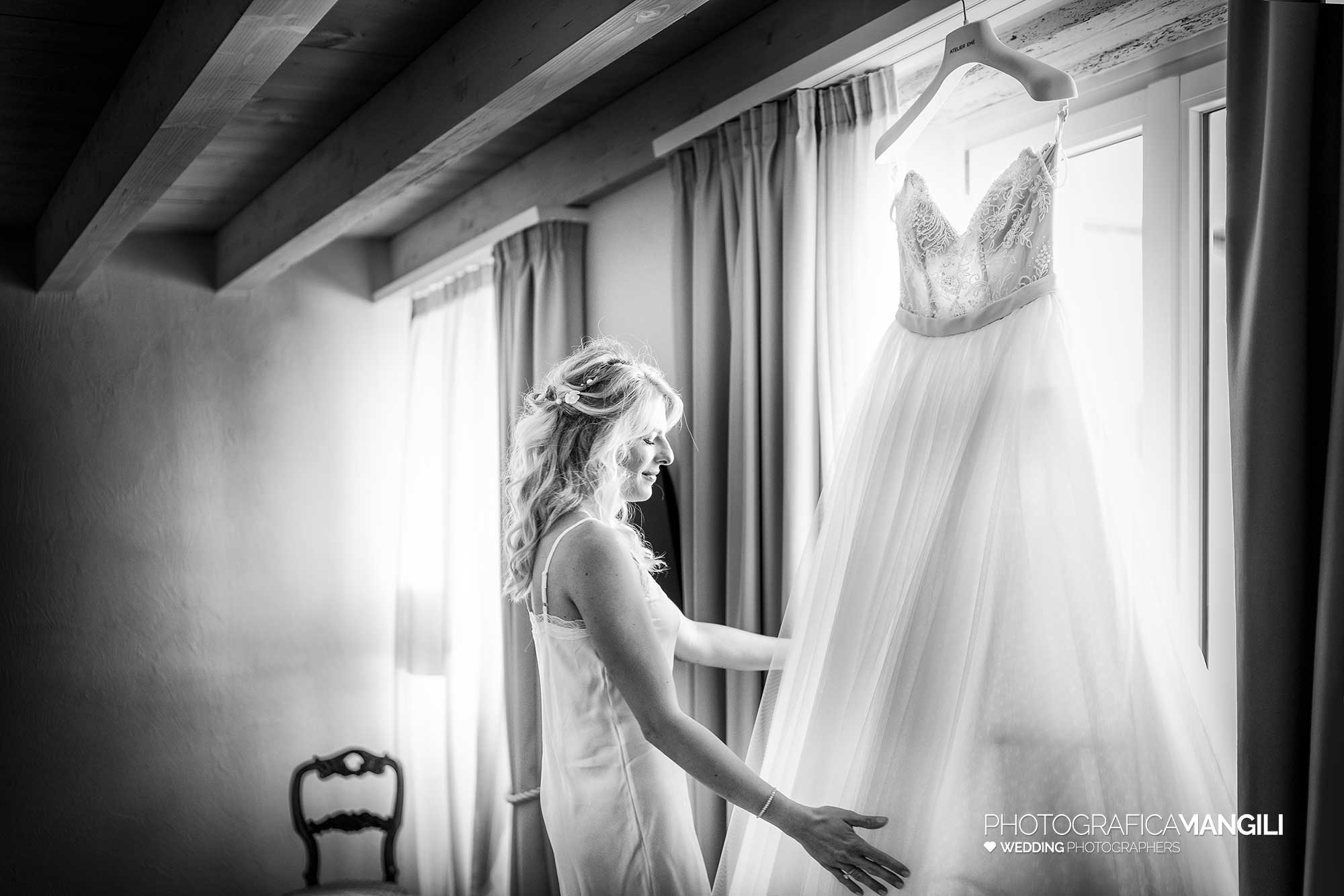 007 fotografo matrimonio wedding preparativi sposa abitolago di gard 007 fotografo matrimonio wedding preparativi sposa abitolago di gard