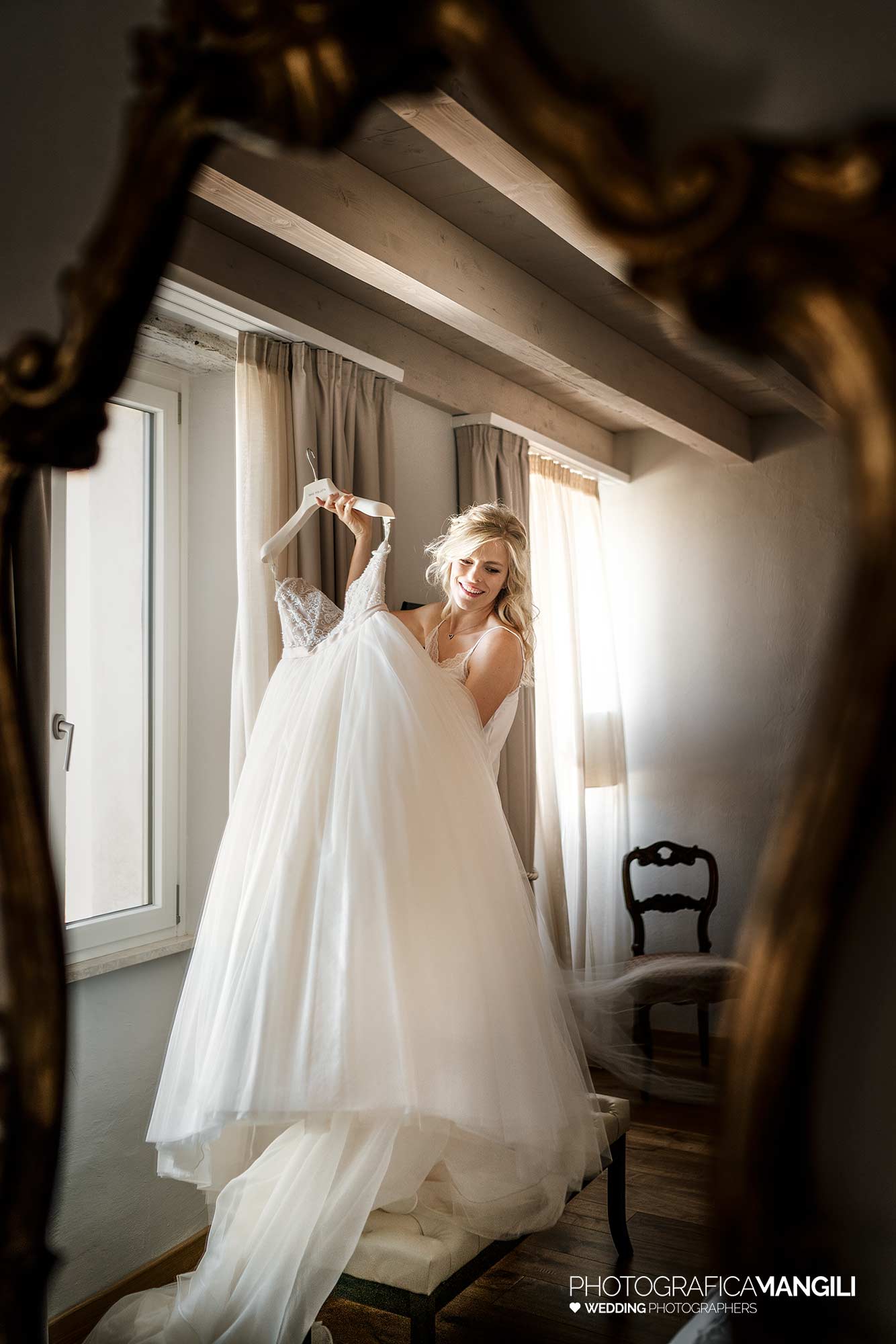 008 fotografo matrimonio wedding preparativi abito sposa lago di gard 008 fotografo matrimonio wedding preparativi abito sposa lago di gard