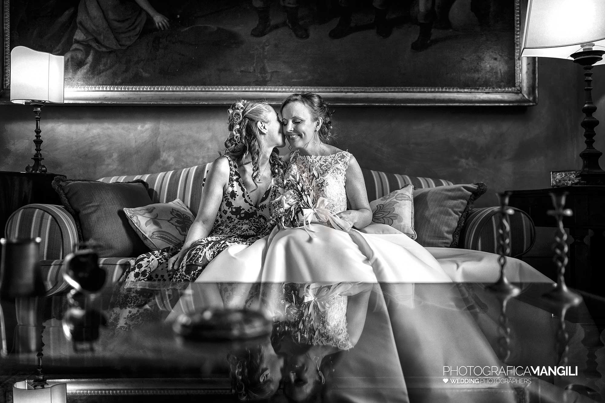 011 foto matrimonio reportage bianco nero preparativi sposa lecco castello rossin 011 foto matrimonio reportage bianco nero preparativi sposa lecco castello rossin