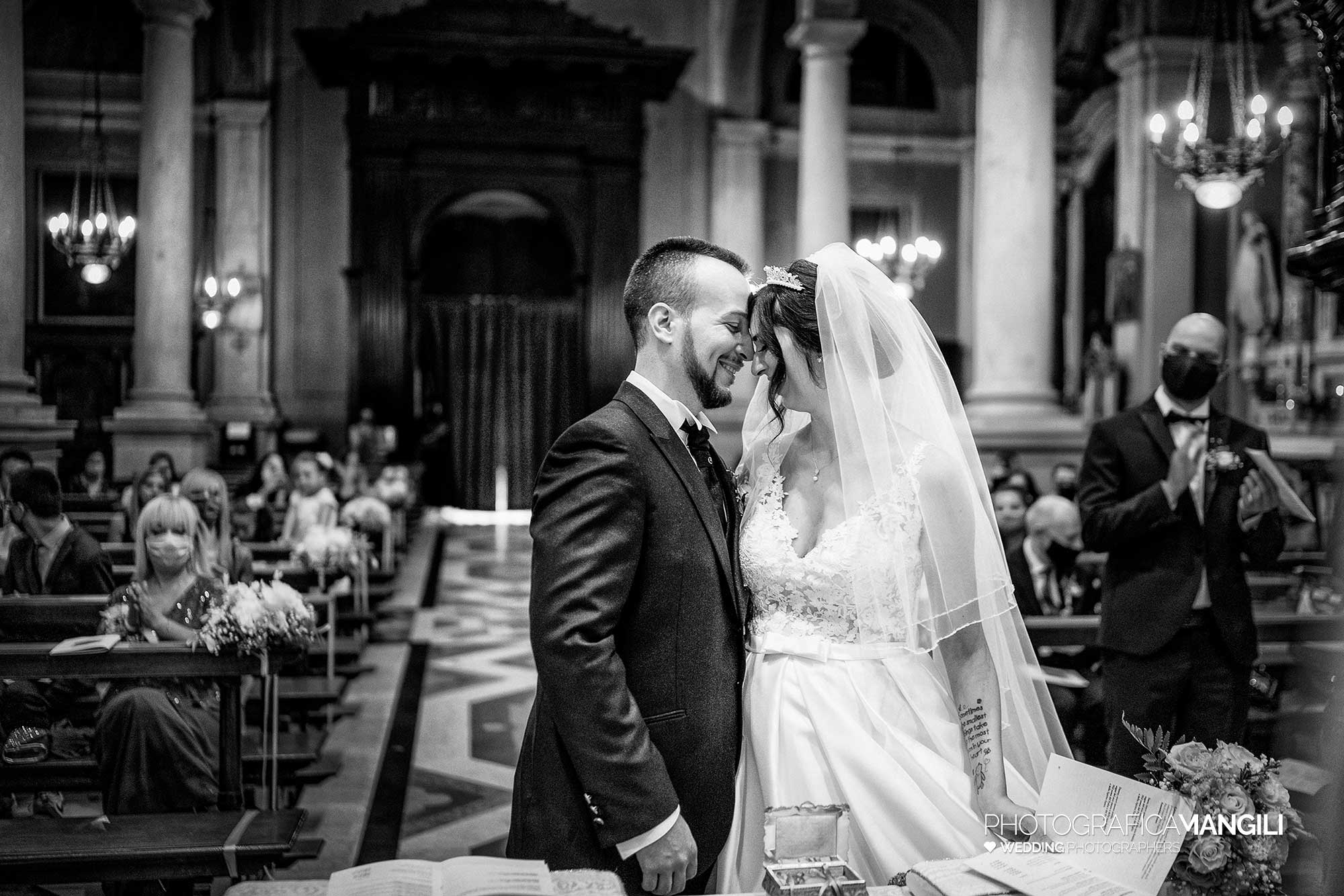 021 foto matrimonio reportage wedding cerimonia chiesa brescia villa fenaroli 021 foto matrimonio reportage wedding cerimonia chiesa brescia villa fenaroli