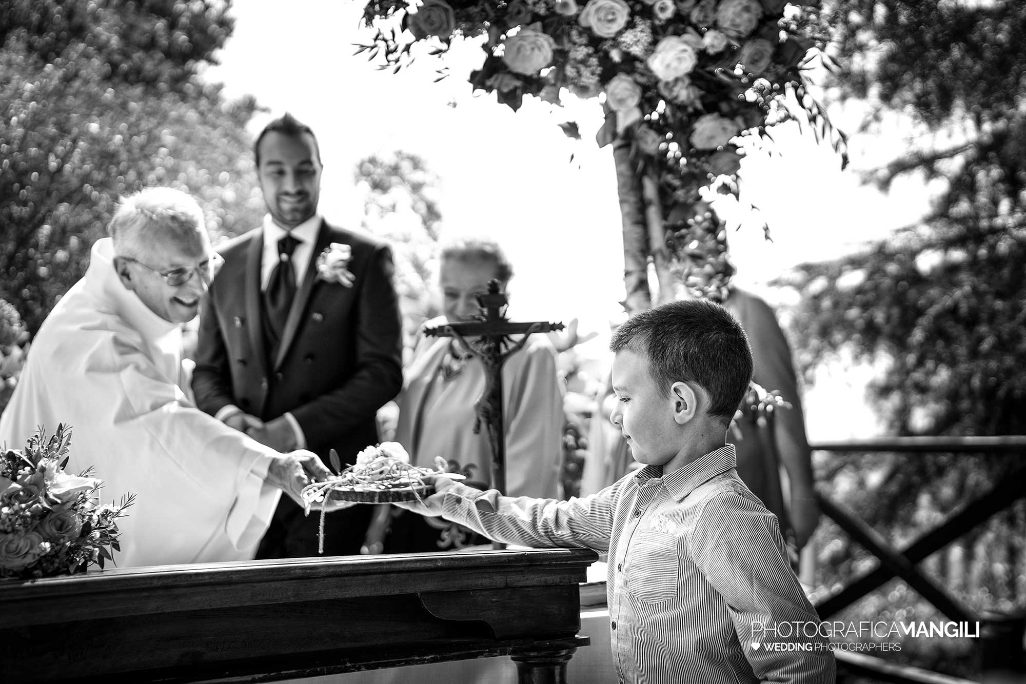 023 foto matrimonio reportage cerimonia religiosa wedding lecco castello rossino 023 foto matrimonio reportage cerimonia religiosa wedding lecco castello rossino