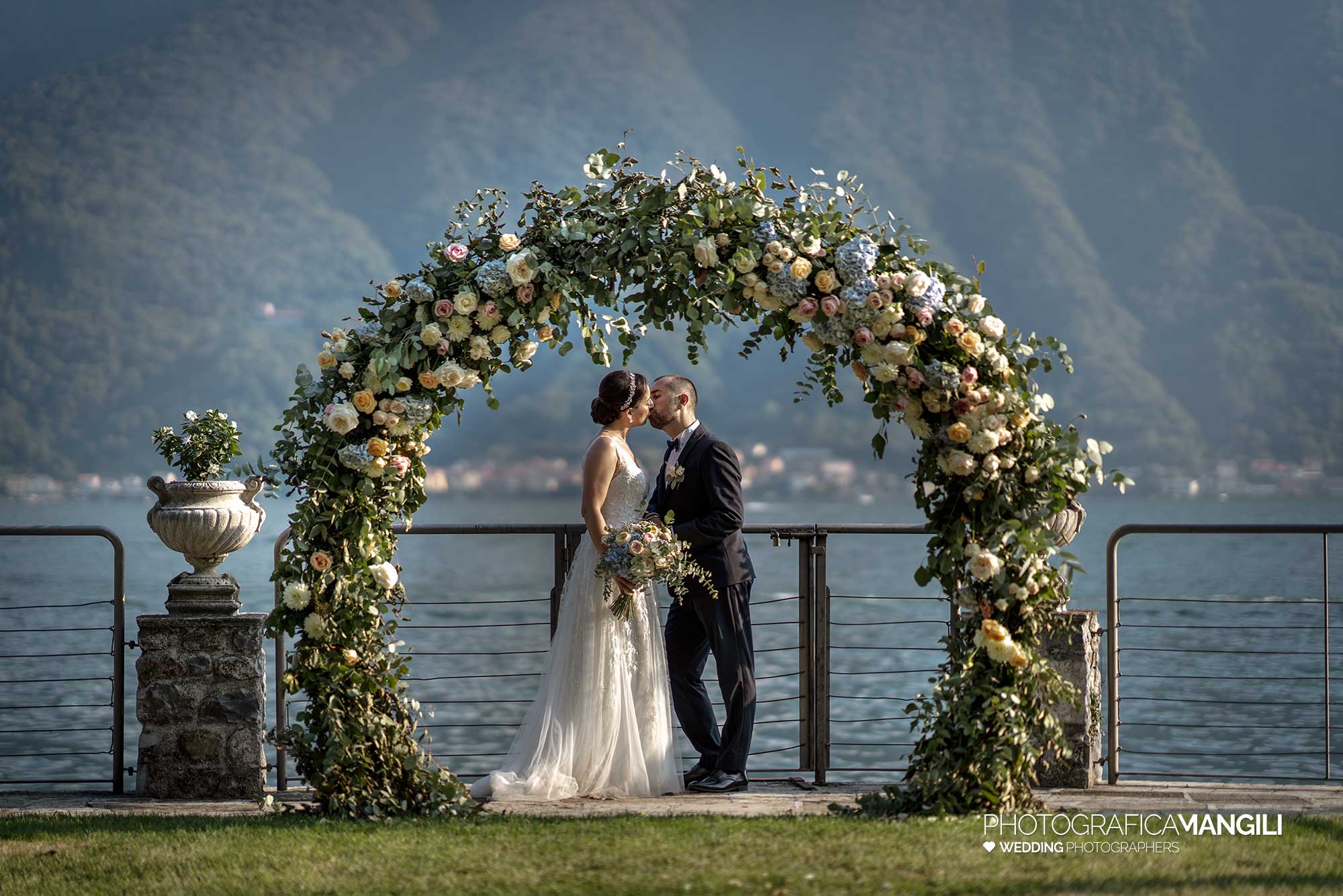 038 foto matrimonio reportage wedding ritratto sposi como lake villa monastero pax 038 foto matrimonio reportage wedding ritratto sposi como lake villa monastero pax