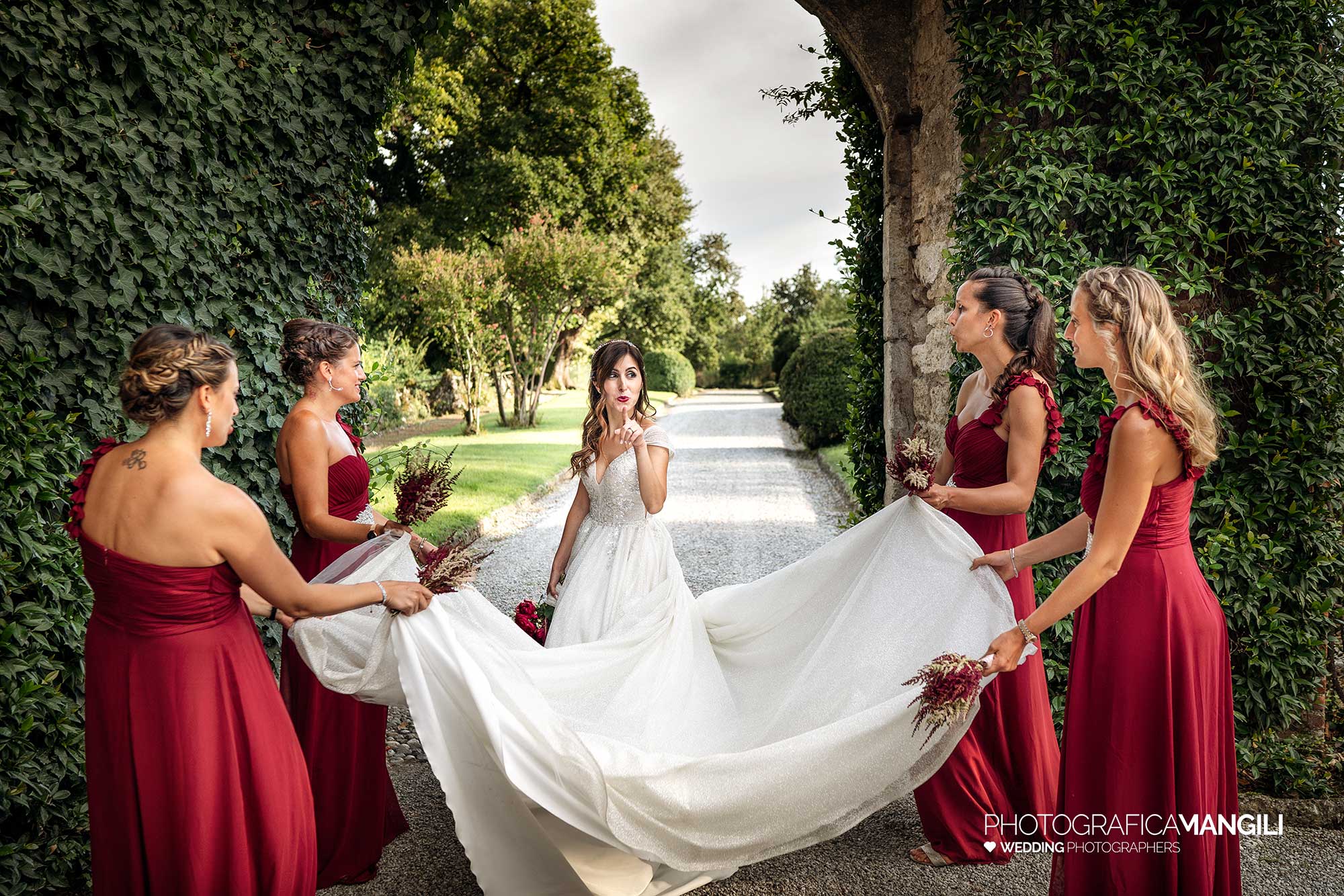 043 foto matrimonio sposa damigelle wedding bergamo castello marne 043 foto matrimonio sposa damigelle wedding bergamo castello marne