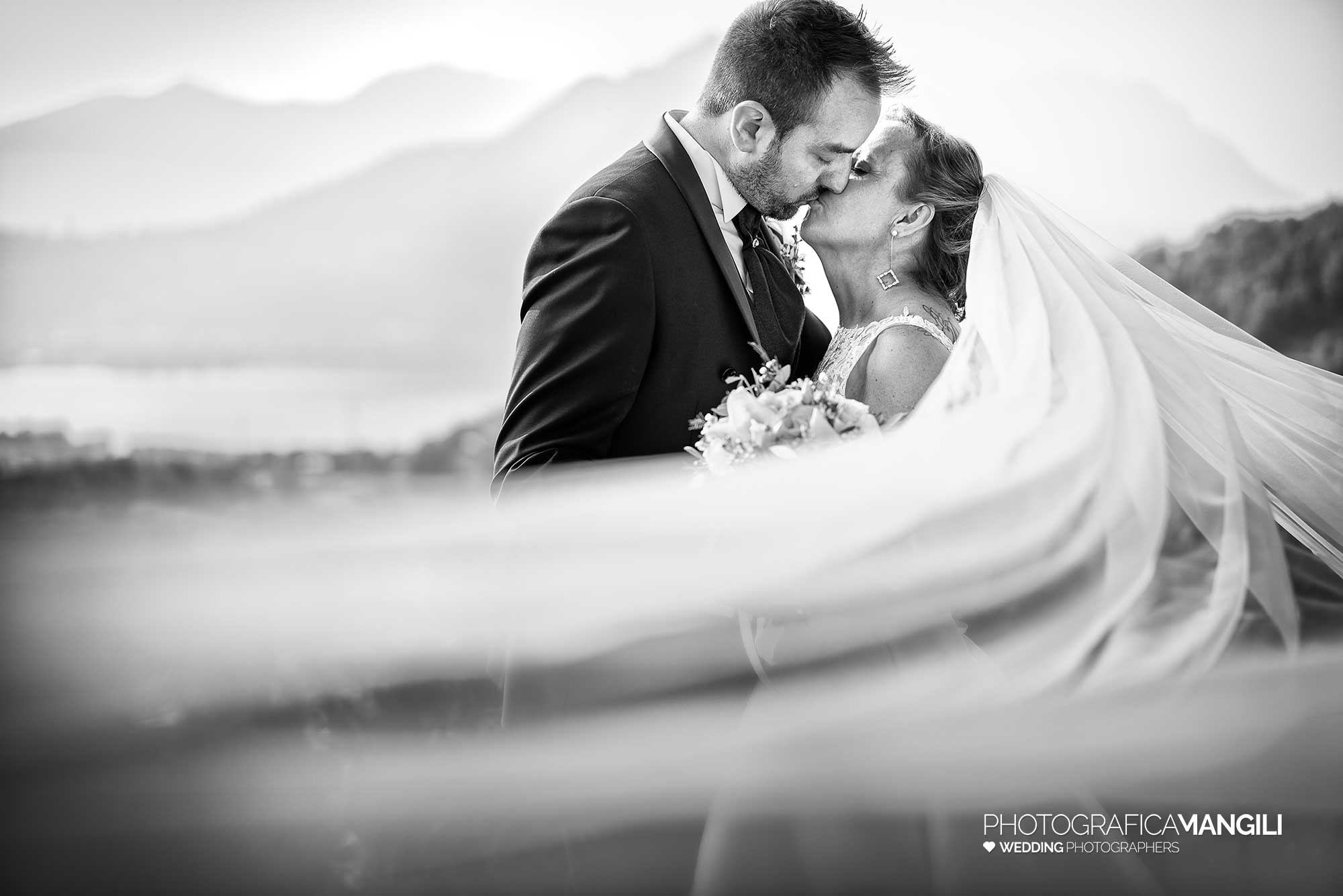 044 foto matrimonio reportage bianco nero ritratto sposi lecco castello rossino 044 foto matrimonio reportage bianco nero ritratto sposi lecco castello rossino