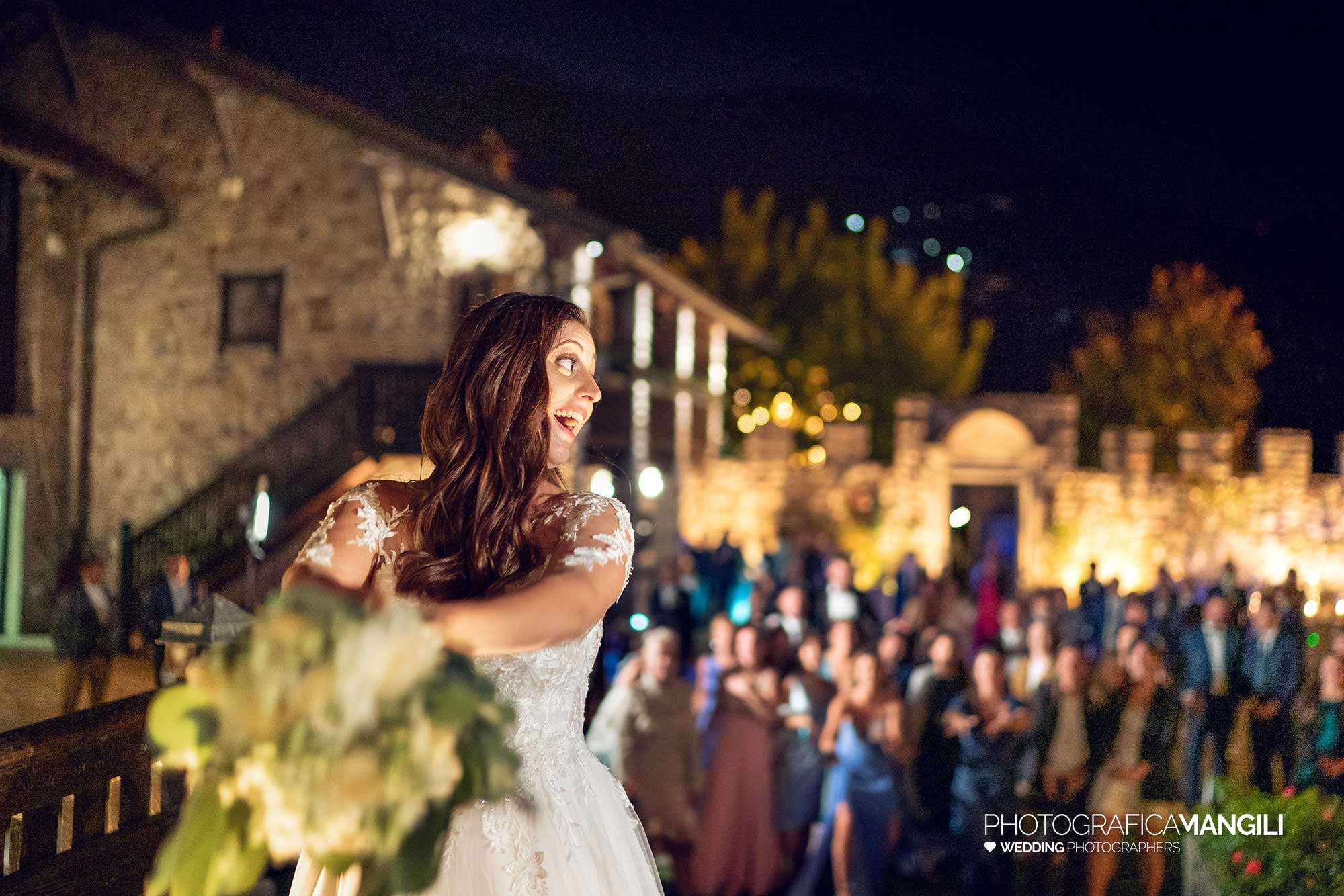 050 foto matrimonio reportage wedding lancio bouquet lecco castello rossin 050 foto matrimonio reportage wedding lancio bouquet lecco castello rossin