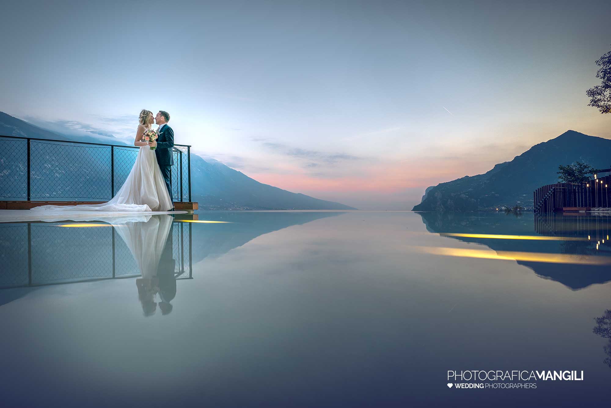 050 fotografo matrimonio wedding ritratto sposi piscina hotel eala limone del garda lago di garda 3 050 fotografo matrimonio wedding ritratto sposi piscina hotel eala limone del garda lago di garda 3