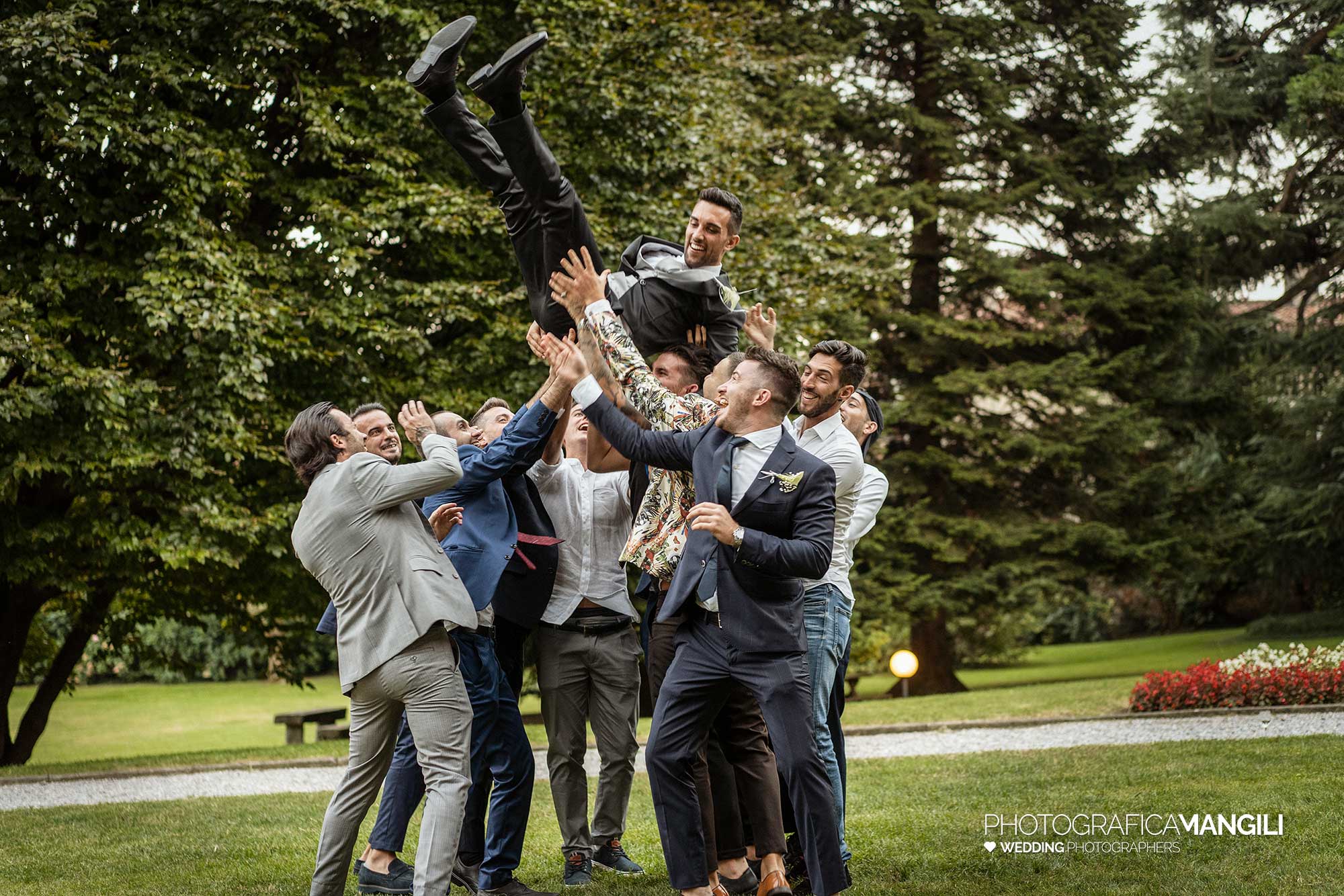 052 fotografo matrimonio wedding amici sposi antico borgo della madonnina lecco 052 fotografo matrimonio wedding amici sposi antico borgo della madonnina lecco