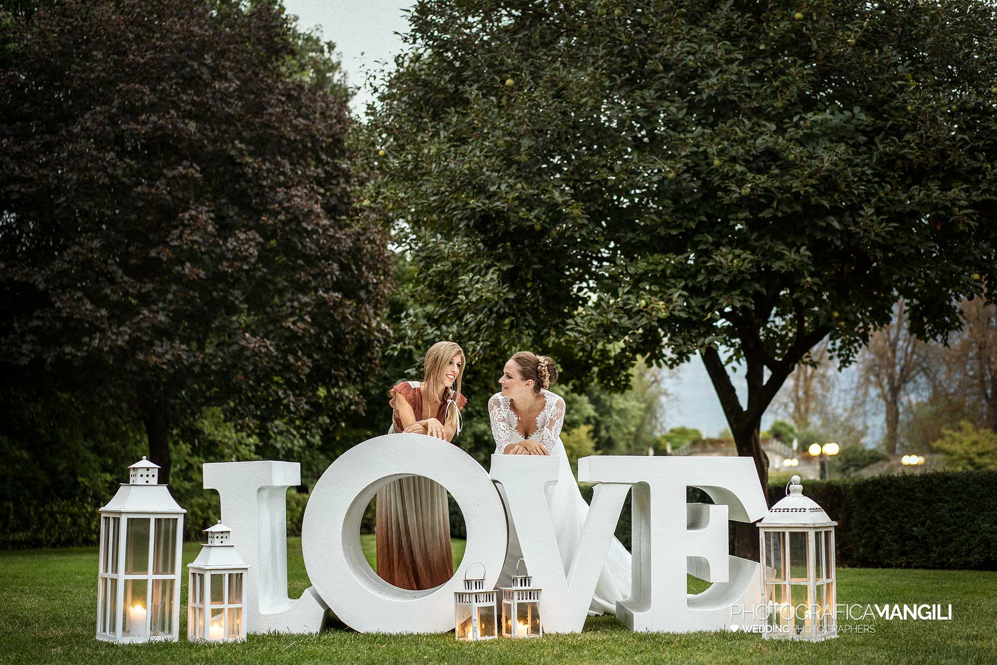 054 fotografo matrimonio wedding amici sposi antico borgo della madonnina lecco 054 fotografo matrimonio wedding amici sposi antico borgo della madonnina lecco