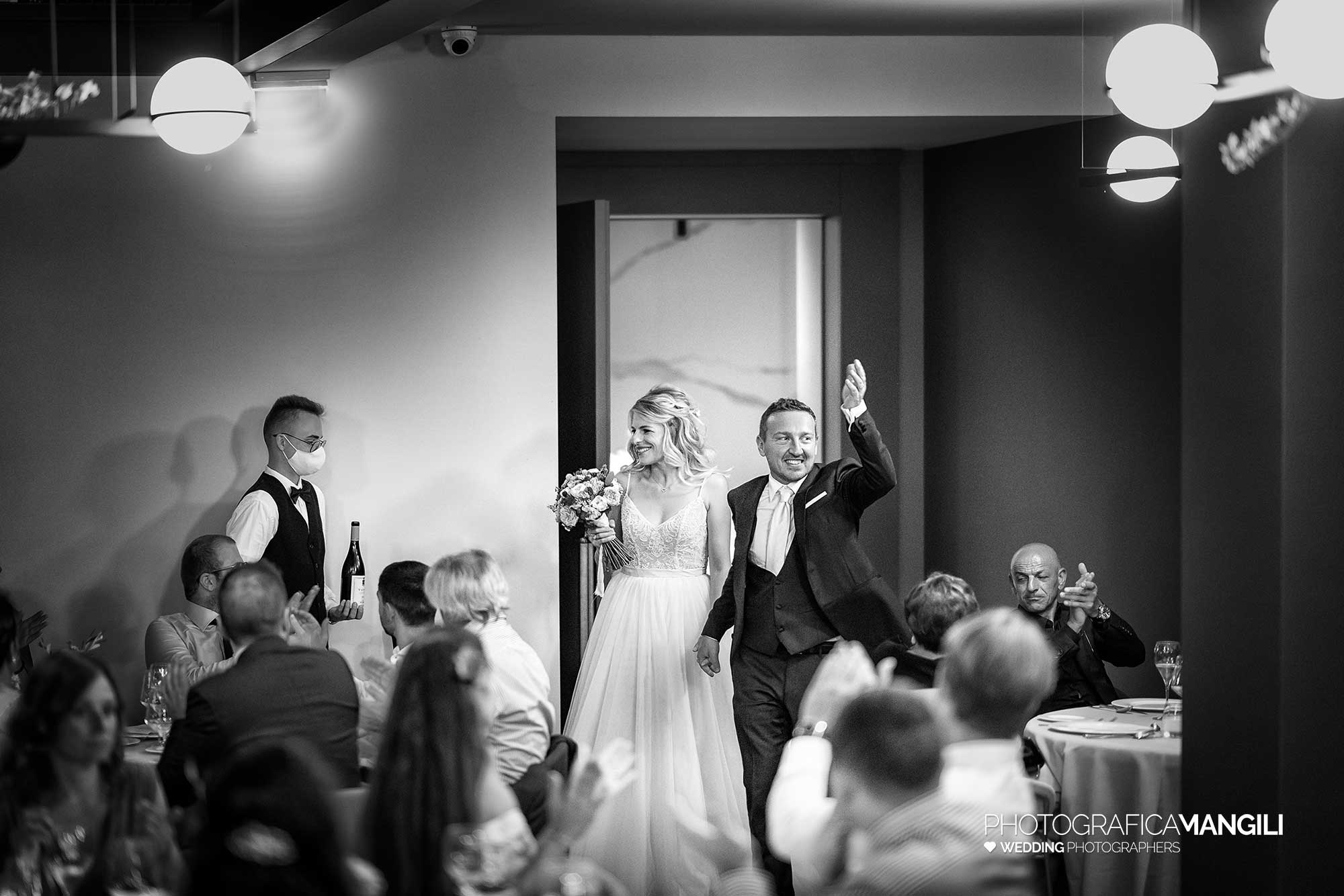 056 fotografo matrimonio wedding ingresso sala sposi hotel eala limone del garda lago di garda 056 fotografo matrimonio wedding ingresso sala sposi hotel eala limone del garda lago di garda