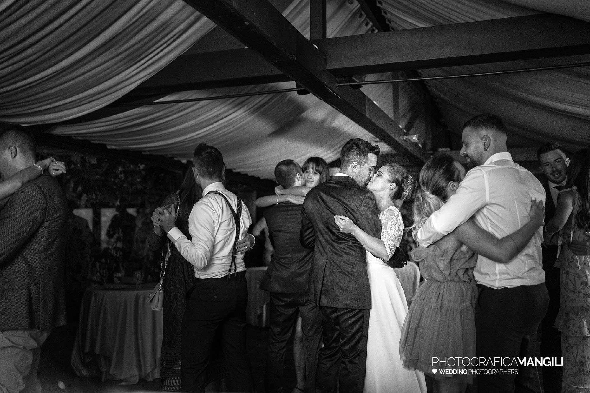 057 fotografo matrimonio wedding balli sposi festa antico borgo della madonnina lecco 057 fotografo matrimonio wedding balli sposi festa antico borgo della madonnina lecco