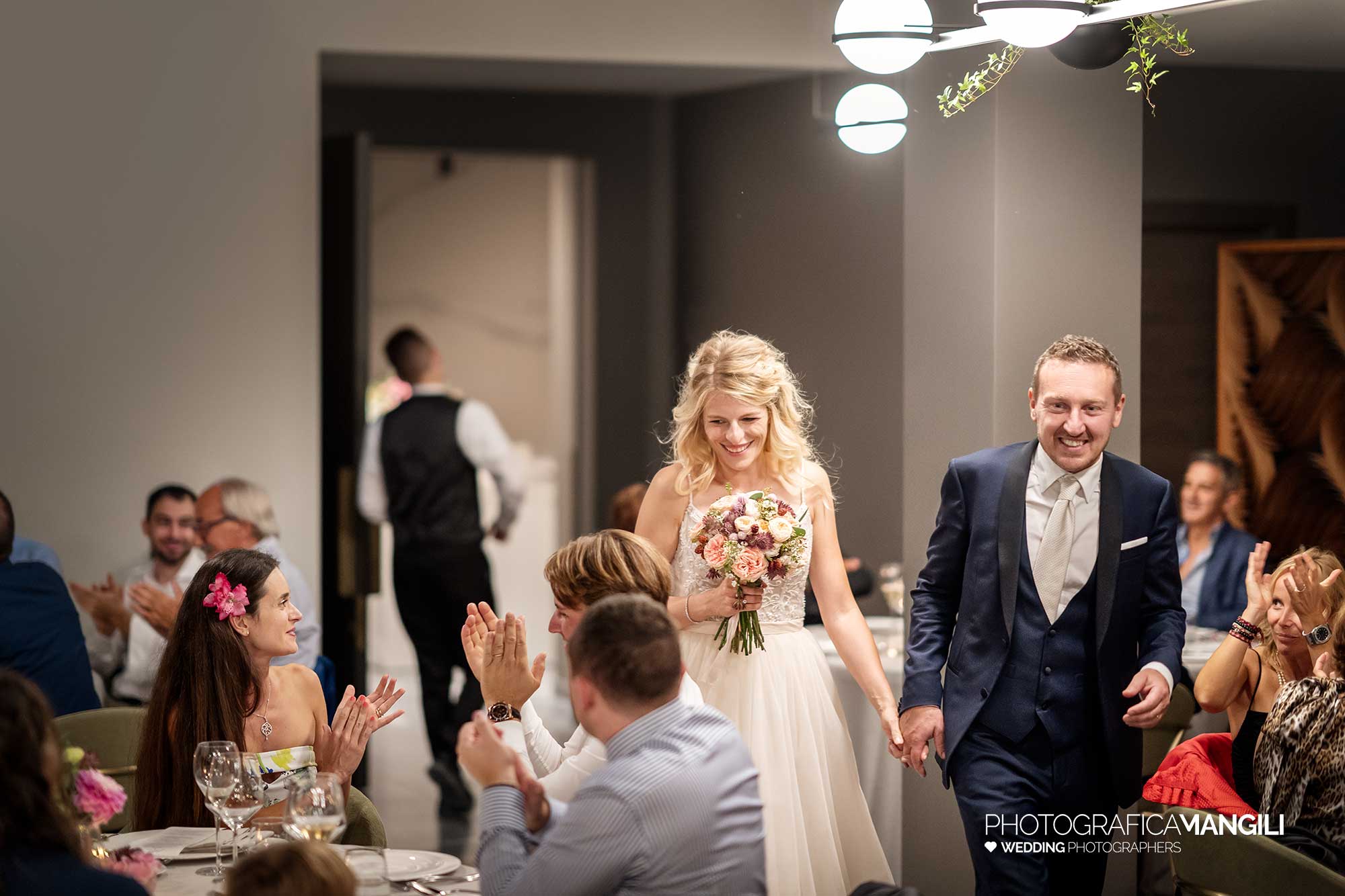 057 fotografo matrimonio wedding ingresso sala sposi hotel eala limone del garda lago di garda 1 057 fotografo matrimonio wedding ingresso sala sposi hotel eala limone del garda lago di garda 1