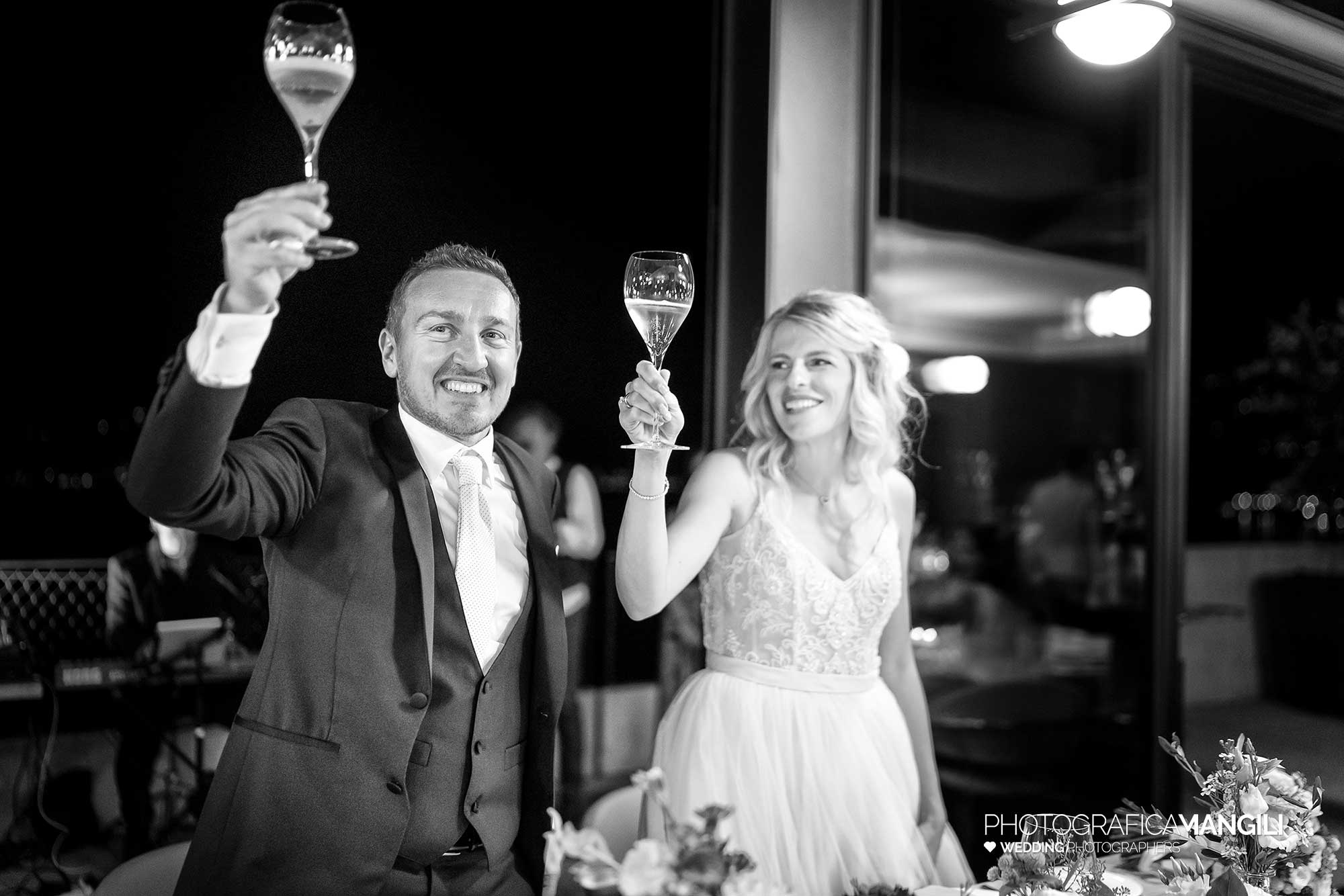 058 fotografo matrimonio wedding ingresso sala sposi hotel eala limone del garda lago di garda 058 fotografo matrimonio wedding ingresso sala sposi hotel eala limone del garda lago di garda