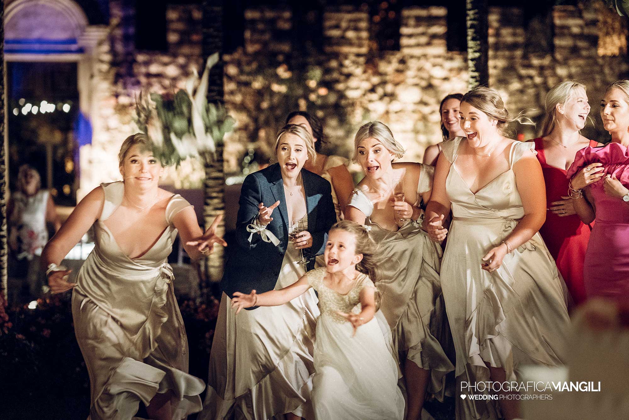 059 foto matrimonio reportage wedding lancio bouquet lecco castello rossino 059 foto matrimonio reportage wedding lancio bouquet lecco castello rossino