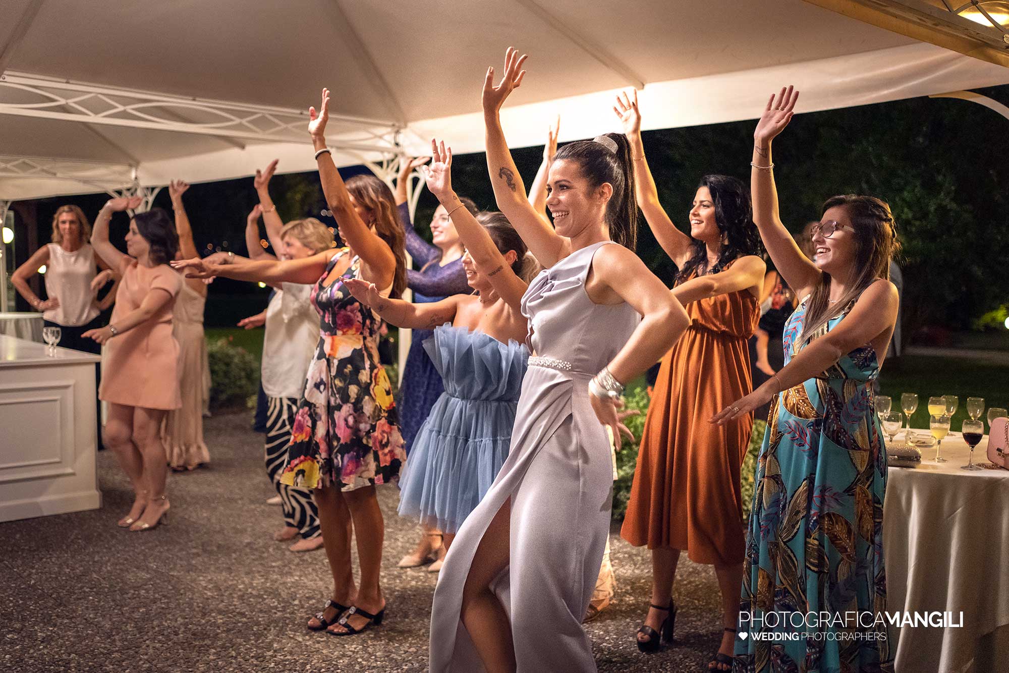 059 fotografo matrimonio wedding balli sposi festa antico borgo della madonnina lecco 059 fotografo matrimonio wedding balli sposi festa antico borgo della madonnina lecco