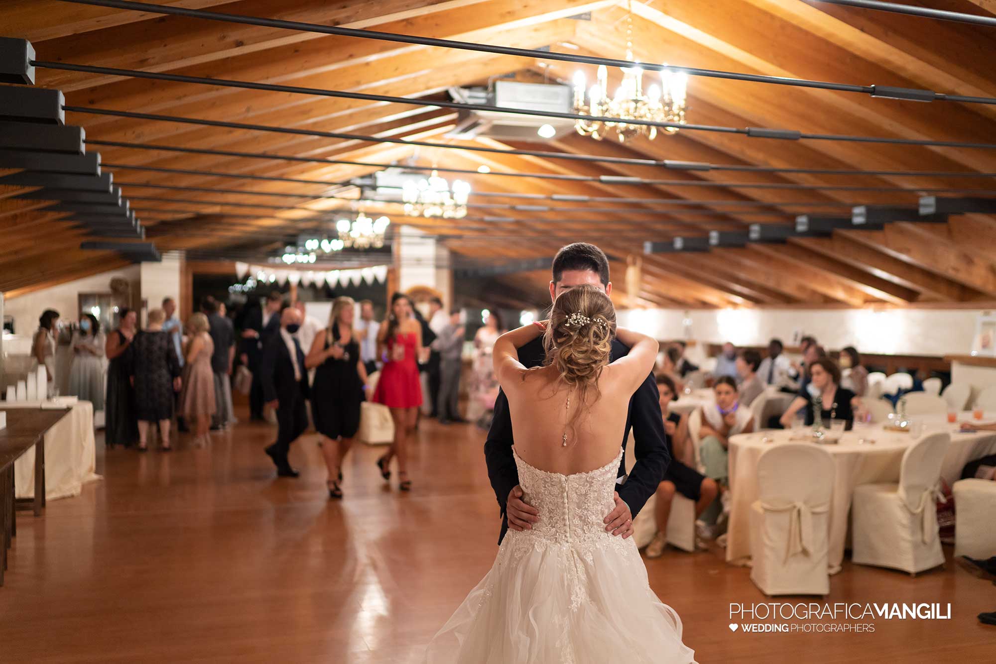 062 foto matrimonio reportage wedding ballo sposi gandosso bergamo il fontanile 062 foto matrimonio reportage wedding ballo sposi gandosso bergamo il fontanile