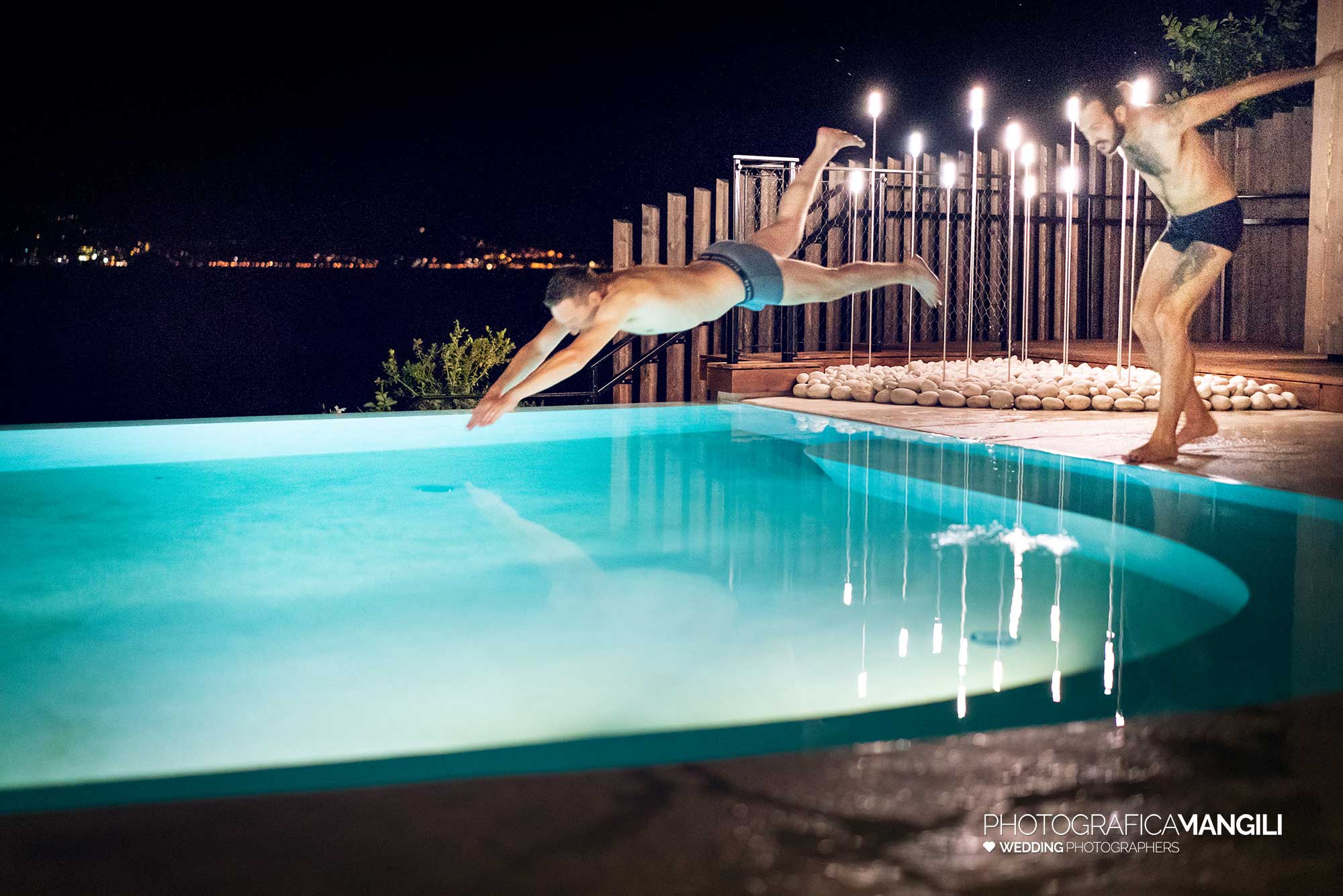 067 fotografo matrimonio wedding sposo tuffo pisxina hotel eala limone del garda lago di garda 067 fotografo matrimonio wedding sposo tuffo pisxina hotel eala limone del garda lago di garda
